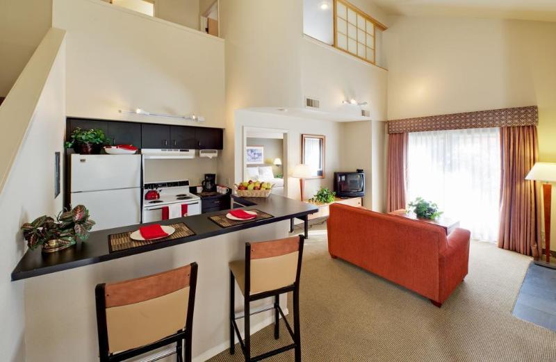 Hawthorn Suites By Wyndham Kent, Wa Εξωτερικό φωτογραφία