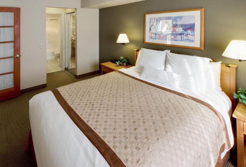 Hawthorn Suites By Wyndham Kent, Wa Εξωτερικό φωτογραφία