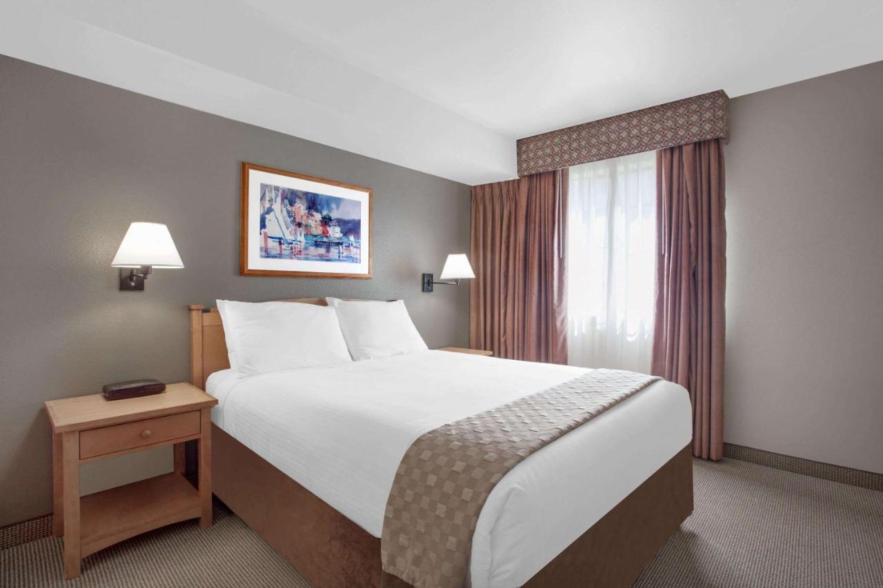 Hawthorn Suites By Wyndham Kent, Wa Εξωτερικό φωτογραφία